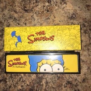 LE Mac Simpson eyeshadow palette